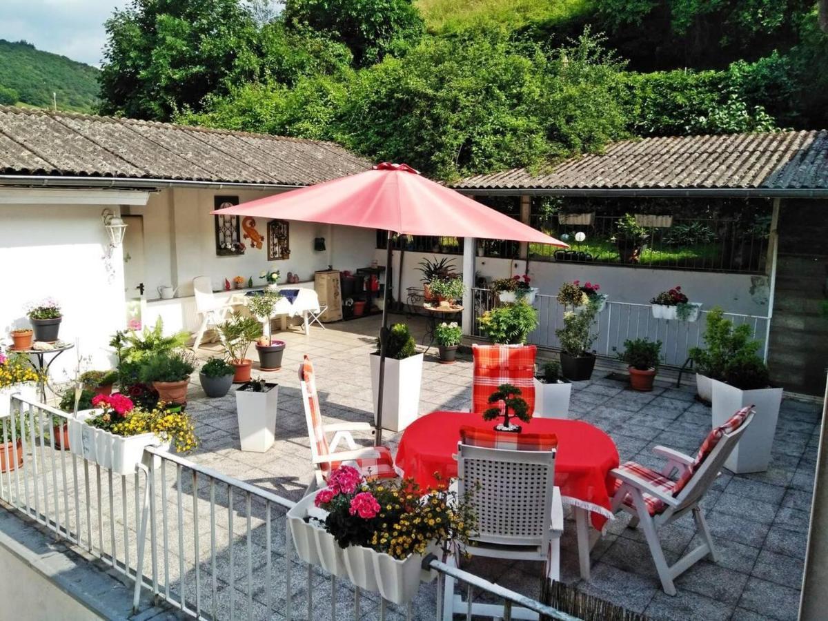 Charming 2-Bed Apartment In Cochem Bagian luar foto