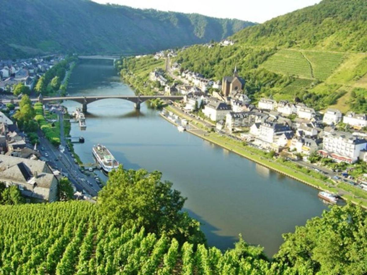 Charming 2-Bed Apartment In Cochem Bagian luar foto
