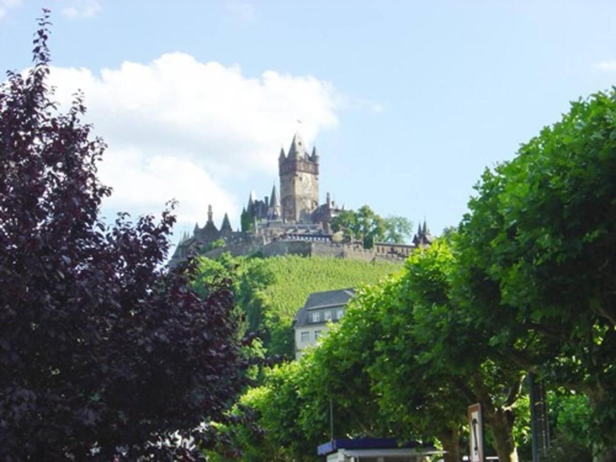 Charming 2-Bed Apartment In Cochem Bagian luar foto